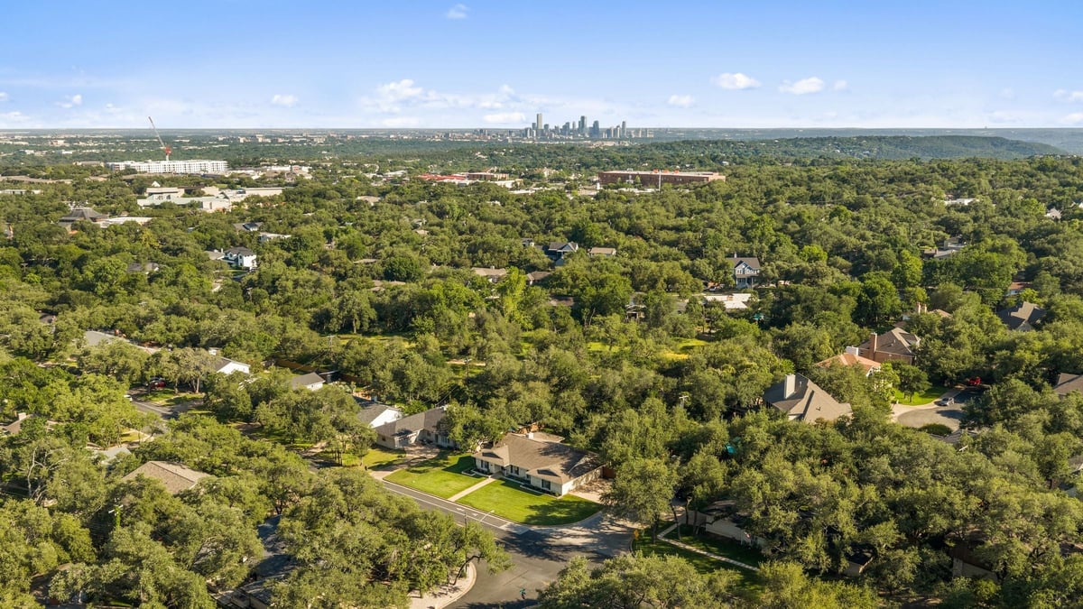 Video tour of 4011 Greystone Dr