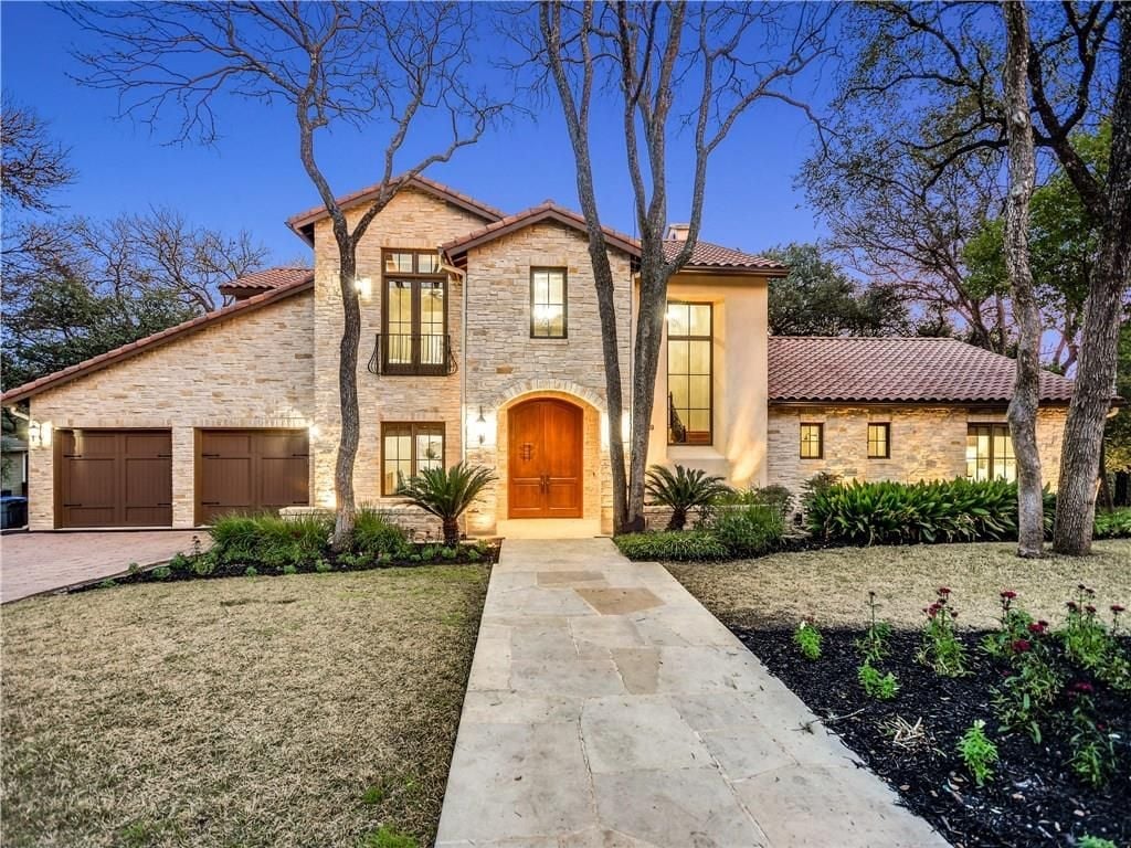 View 409 Vale St in Rollingwood 409 Vale St - front exterior - Luxury home in Rollingwood, Austin, TX