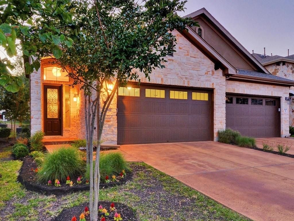 View 9405 Solana Vista Loop Unit #A in Colina Vista 9405 Solana Vista Loop Unit #A - front exterior - Luxury home in Colina Vista, Austin, TX