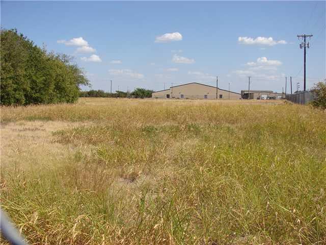 View 0 00 Fm 970 0 00 Fm 970 - front exterior - Luxury home in Florence, TX