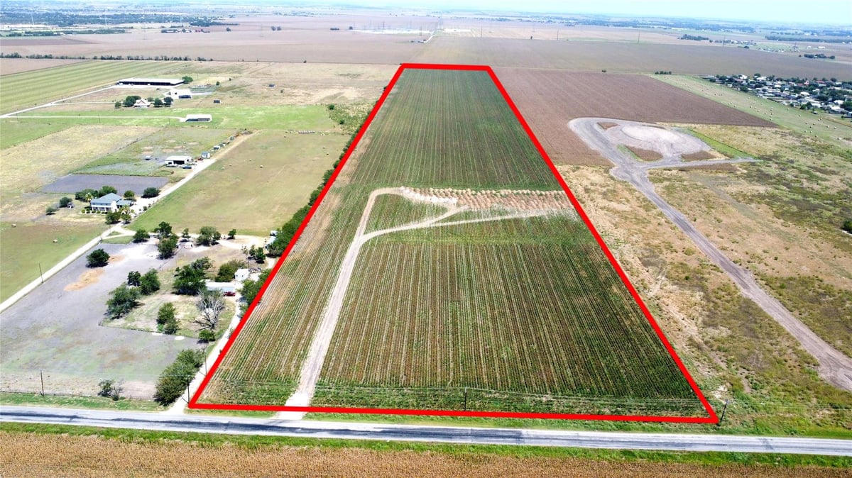 0 Cordova Rd - aerial view with 0 Cordova Rd in Seguin - Luxury lot in Seguin, TX