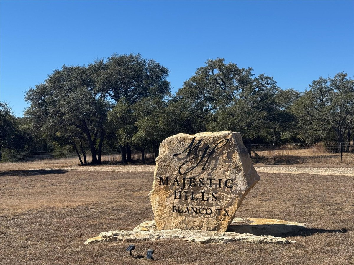 View 0 E Majestic Creek Dr Unit #Lot 10 in Majestic Hills Ranch Ph One 0 E Majestic Creek Dr Unit #Lot 10 - front exterior - Luxury lot in Majestic Hills Ranch Ph One, Blanco, TX