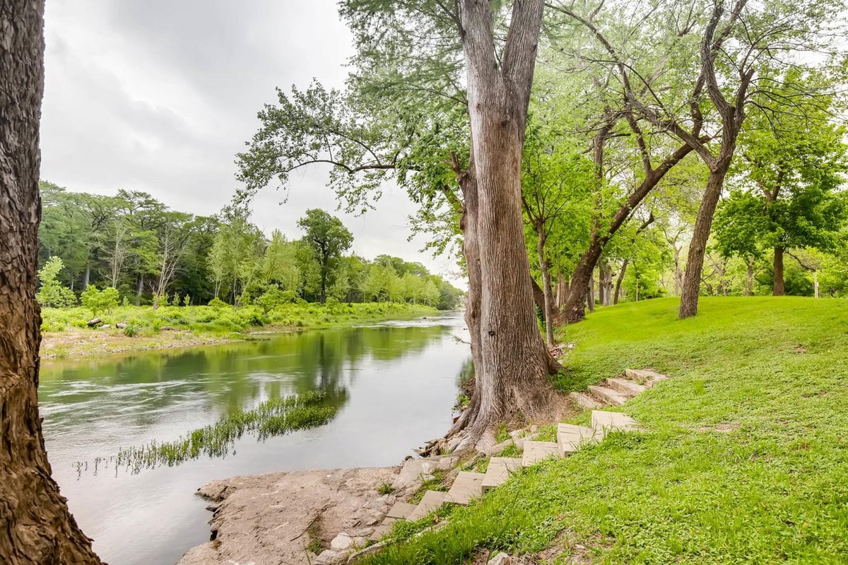 View 0 Ervendberg Ave in OUT/COMAL COUNTY 0 Ervendberg Ave - front exterior - Luxury lot in OUT/COMAL COUNTY, New Braunfels, TX
