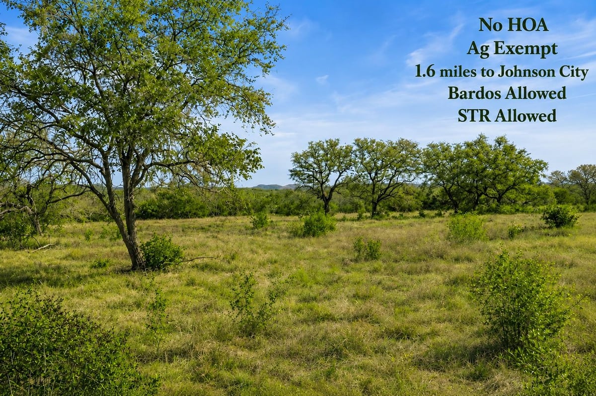 View 0 Live Oak Ranch RNCH in Flat Creek Ranches 0 Live Oak Ranch RNCH - front exterior - Luxury lot in Flat Creek Ranches, Johnson City, TX