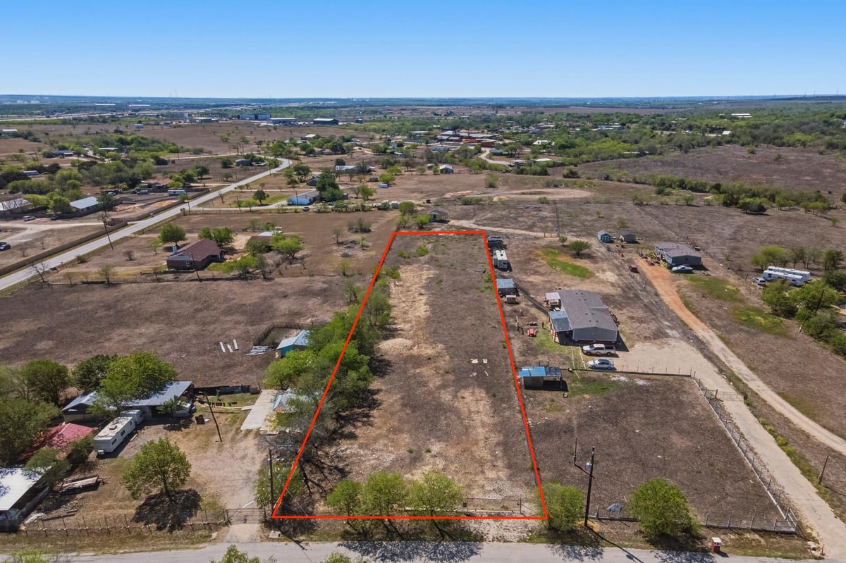 View 0 Overstreet Cir in Austin Skyline Sub 0 Overstreet Cir - front exterior - Luxury lot in Austin Skyline Sub, Buda, TX