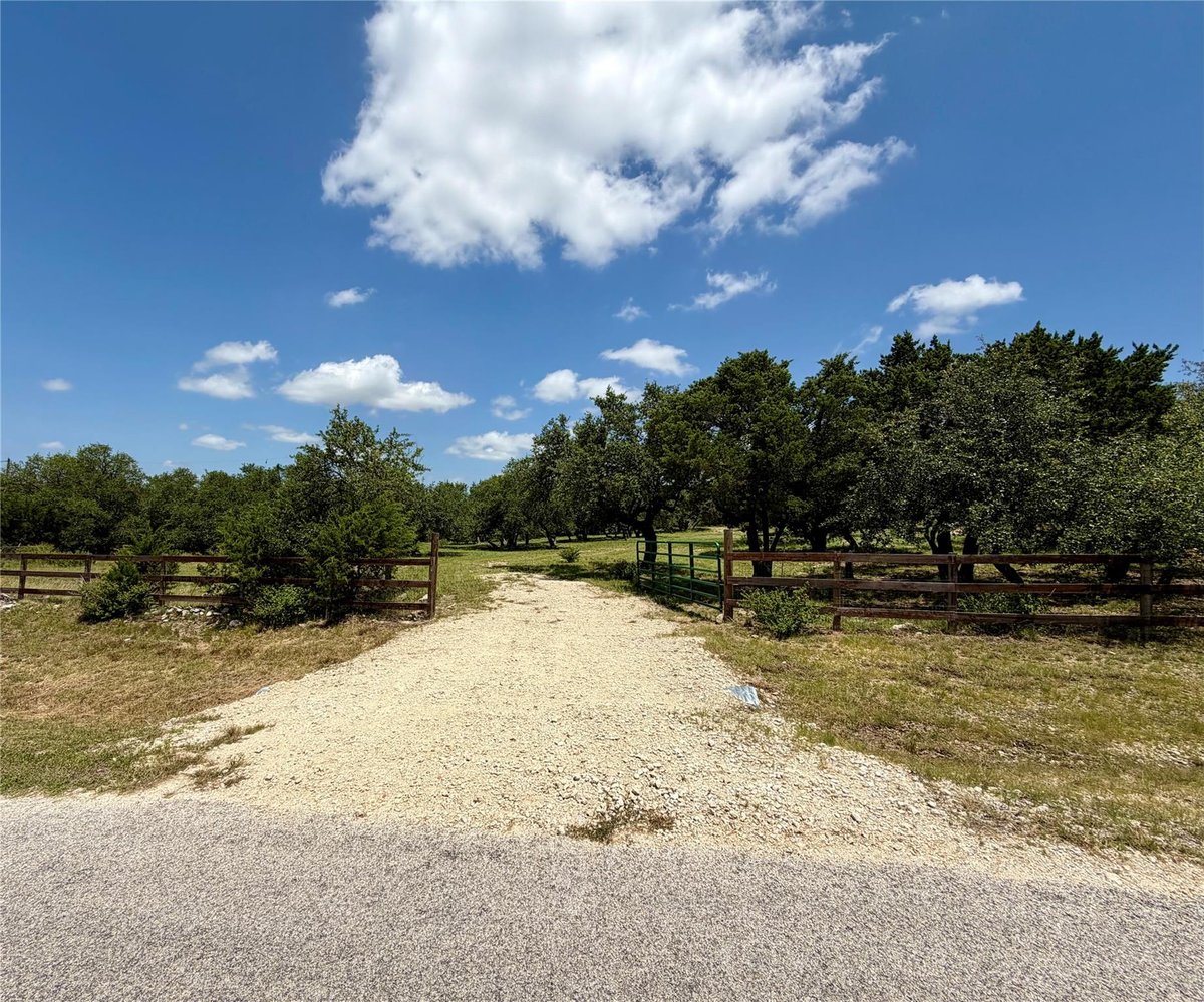 View 0 Sundance Ridge DR in Sunset Canyon 0 Sundance Ridge DR - front exterior - Luxury lot in Sunset Canyon, Dripping Springs, TX