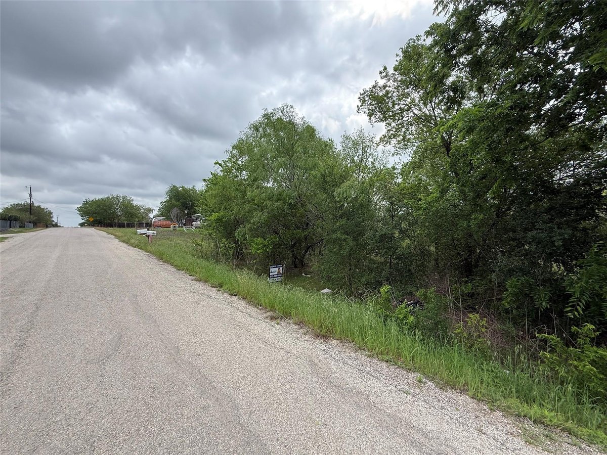 View 00 Dickerson RD in Green Pastures 00 Dickerson RD - front exterior - Luxury lot in Green Pastures, Kyle, TX