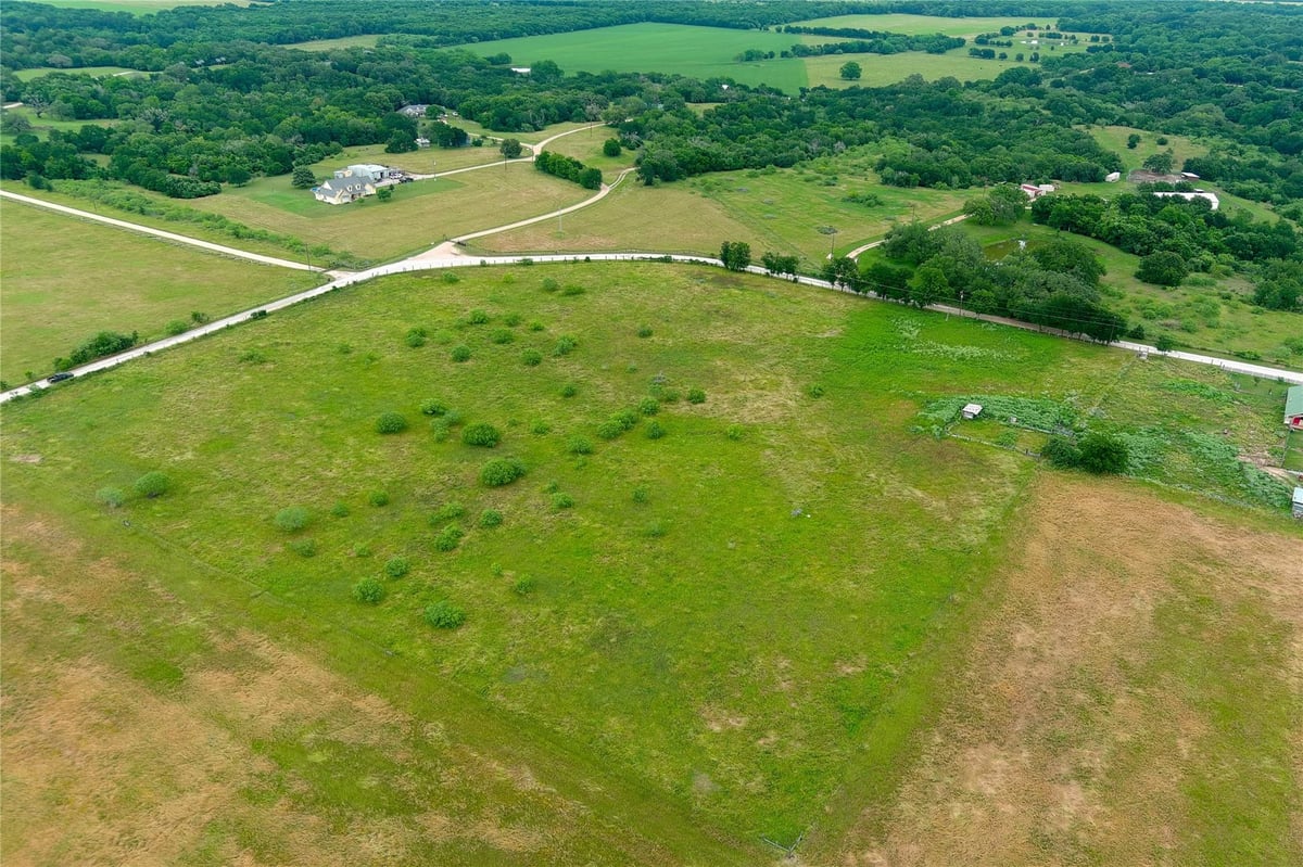 View 00 Lovers Ln in N/A 00 Lovers Ln - front exterior - Luxury lot in N/A, Lockhart, TX