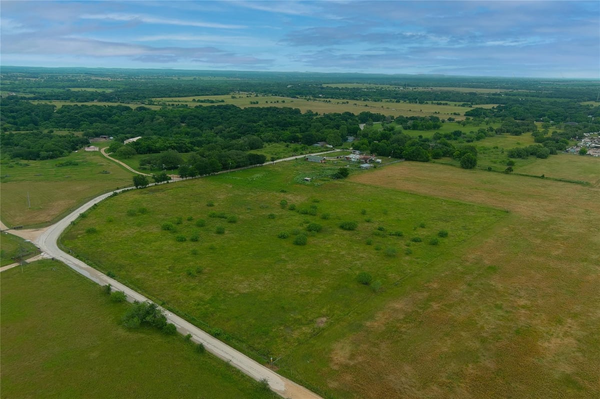 Living area at 00 Lovers Ln - N/A, Lockhart, TX