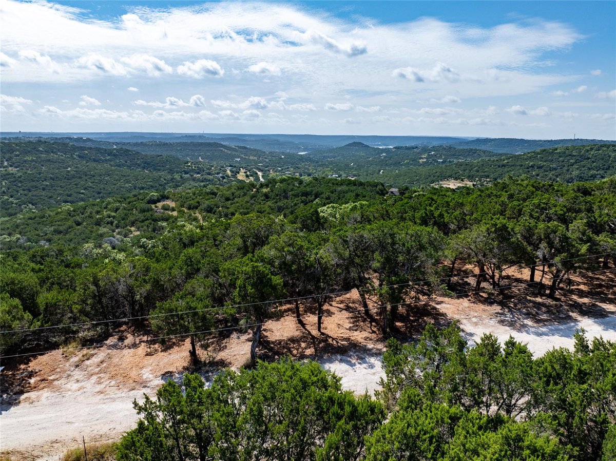 View 00 Mountain Top CIR in Panoramic Hills Resub 00 Mountain Top CIR - property photo 1 - Luxury lot in Panoramic Hills Resub, Jonestown, TX
