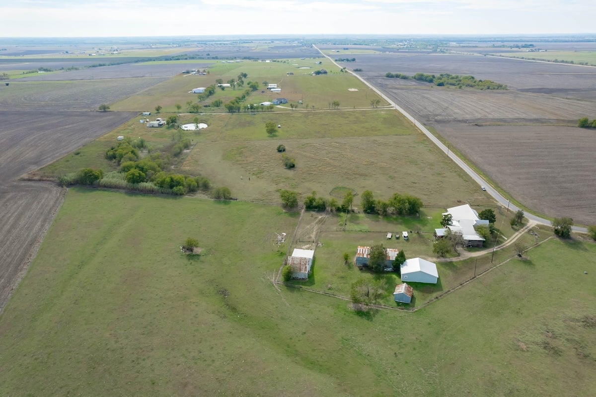View 000 County Road 355 Rd in Stratton 000 County Road 355 Rd - front exterior - Luxury lot in Stratton, Granger, TX