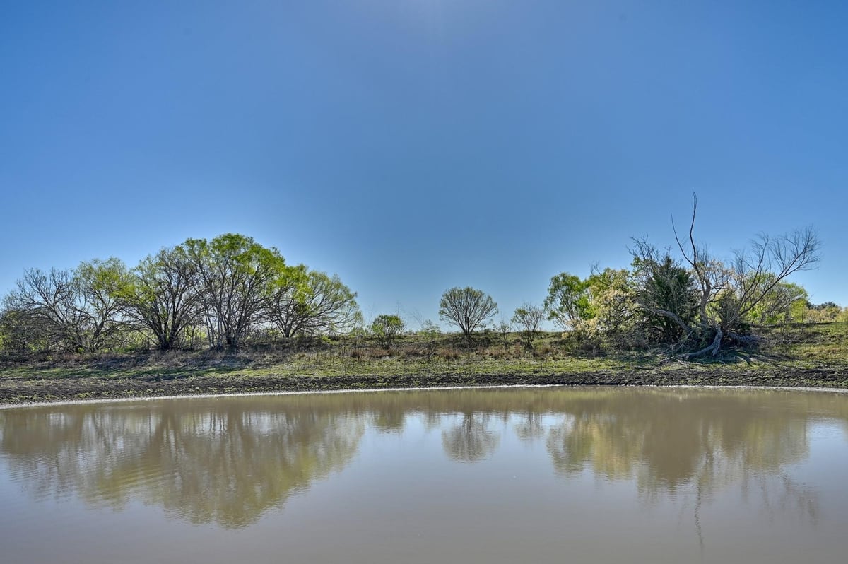 View 000 CR 406/Branecky RD in Other 000 CR 406/Branecky RD - front exterior - Luxury lot in Other, Flatonia, TX