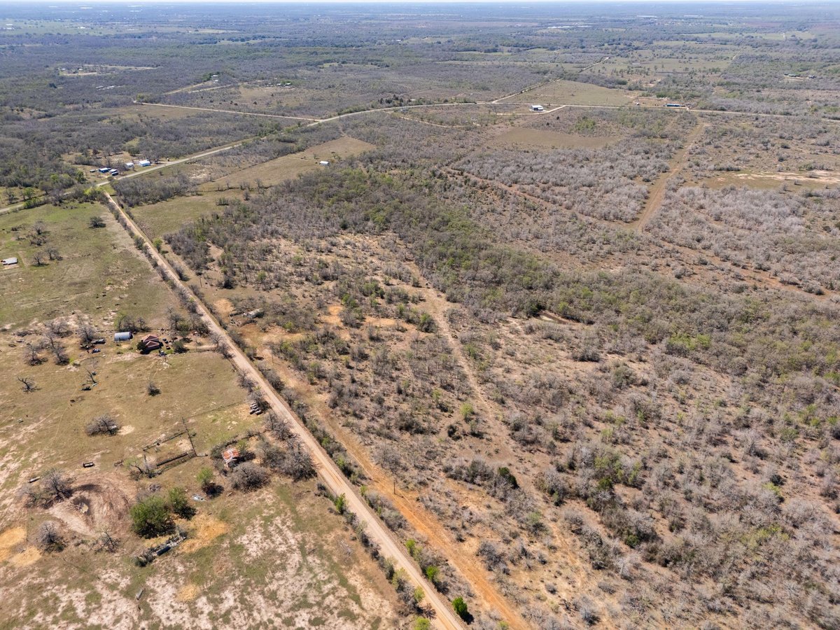 View 000 Cr 420 in 105 Henry Bymer 000 Cr 420 - front exterior - Luxury lot in 105 Henry Bymer, Waelder, TX