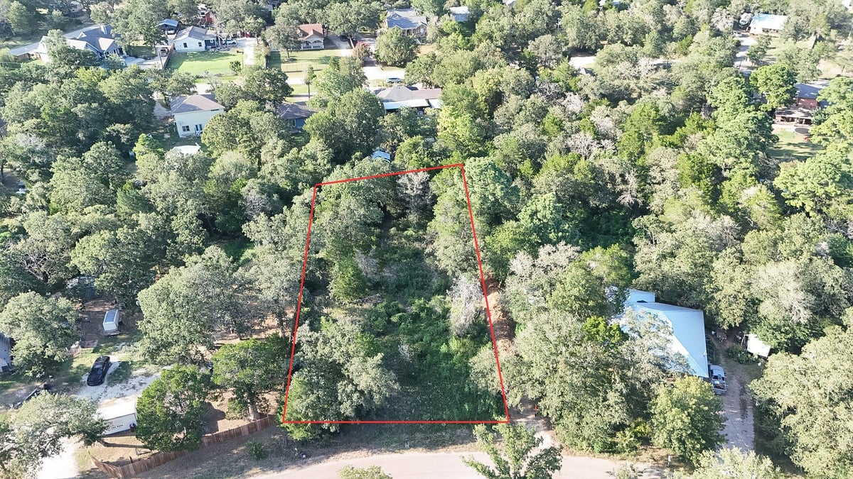 View 000 Flint Ridge ST in Lake Bastrop Acres 000 Flint Ridge ST - property photo 1 - Luxury lot in Lake Bastrop Acres, Bastrop, TX