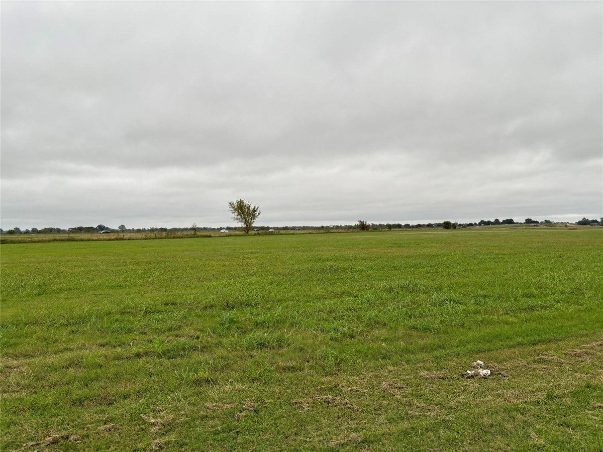 View 000 Hwy 71 & Hill in L & R Bus Park 000 Hwy 71 & Hill - front exterior - Luxury home in L & R Bus Park, Smithville, TX