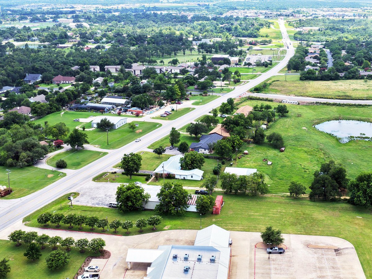 View 000 Hwy 95 in Corlin Sub 000 Hwy 95 - front exterior - Luxury home in Corlin Sub, Elgin, TX