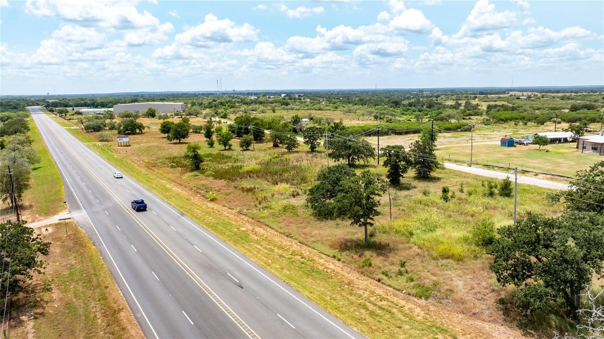 View 000 N Magnolia Ave in A102 000 N Magnolia Ave - property photo 1 - Luxury lot in A102, Luling, TX