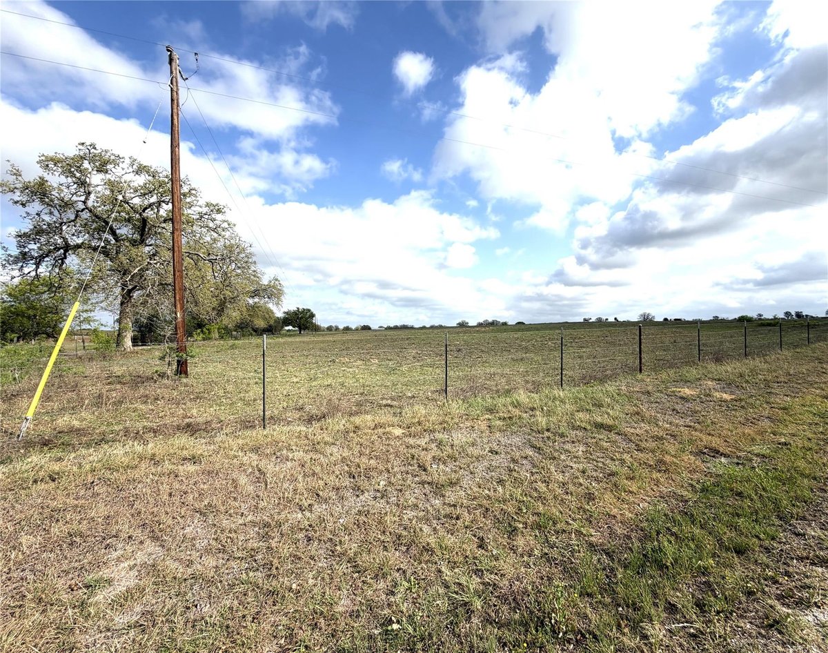 View 000 Old Kelley Rd in Legend Subd 000 Old Kelley Rd - front exterior - Luxury lot in Legend Subd, Lockhart, TX
