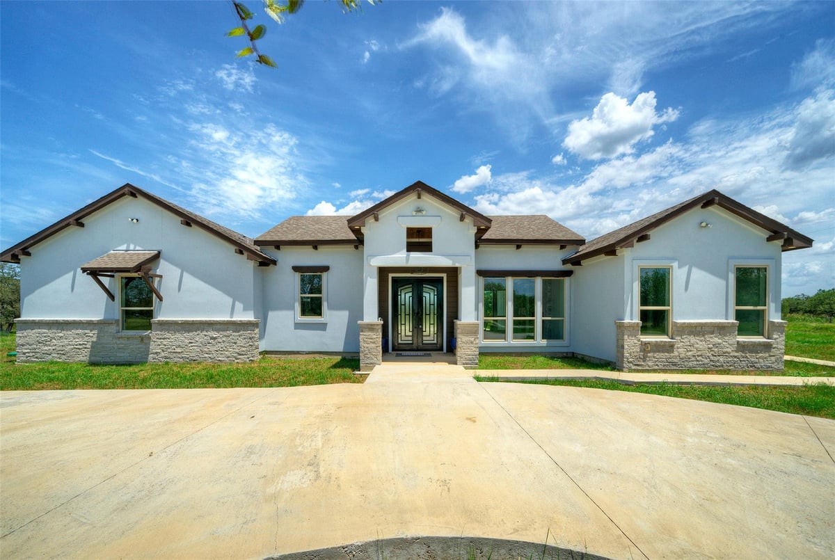 View 000 Patterson Ave in Smithville 000 Patterson Ave - front exterior - Luxury home in Smithville, Flatonia, TX