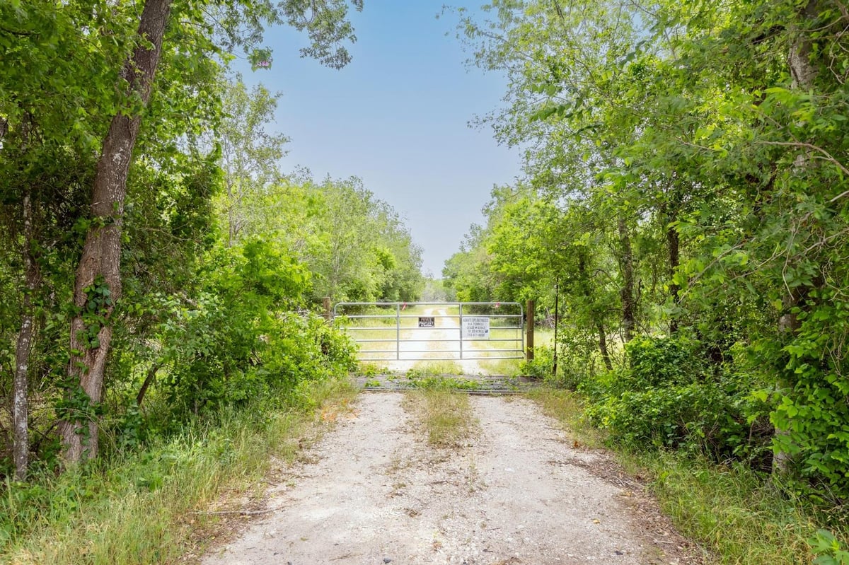 View 000 San Marcus Hwy in Luling 000 San Marcus Hwy, photo 1 of 36, Luling, Luling, TX