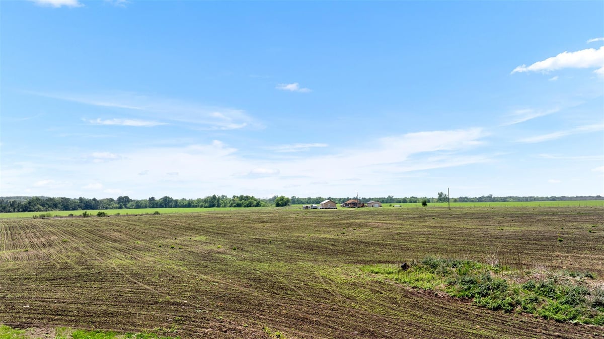 View 0000 County Road 453 Pr in NONE 0000 County Road 453 Pr - front exterior - Luxury lot in NONE, Taylor, TX