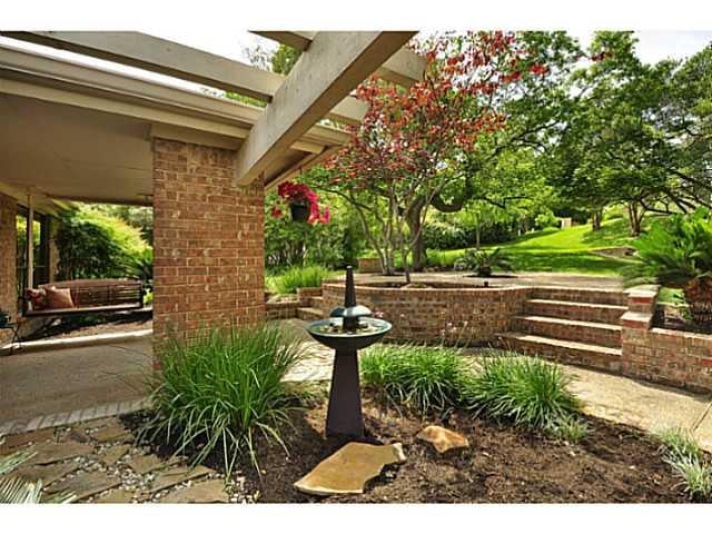 View 1 Cicero Ln in Rob Roy 1 Cicero Ln - property photo 1 - Luxury home in Rob Roy, Austin, TX