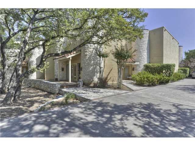 View 1 CRYSTAL SPRINGS Ct Unit #G in Hills of Lakeway- Crystal Spgs Condo 1 CRYSTAL SPRINGS Ct Unit #G - front exterior - Luxury home in Hills of Lakeway- Crystal Spgs Condo, Austin, TX