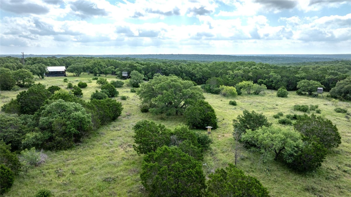 View 1 TBD SkyRidge RD in Smith Ranch 1 TBD SkyRidge RD - front exterior - Luxury home in Smith Ranch, Lampasas, TX