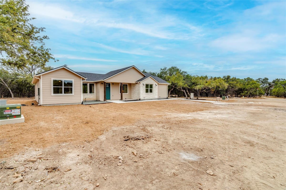 Kitchen at 10 Mesquite Trl - 3 bed 2 bath home