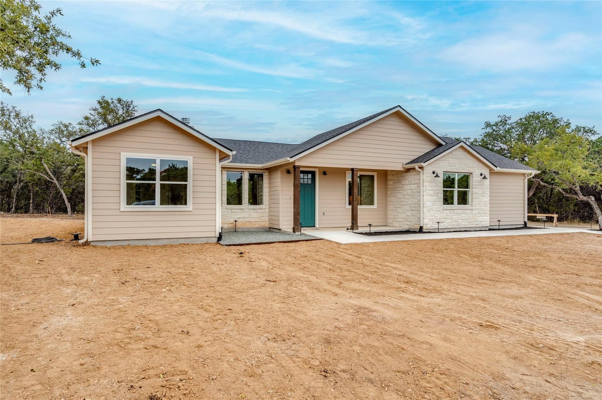 Primary bedroom at 10 Mesquite Trl - 3 bed 2 bath home