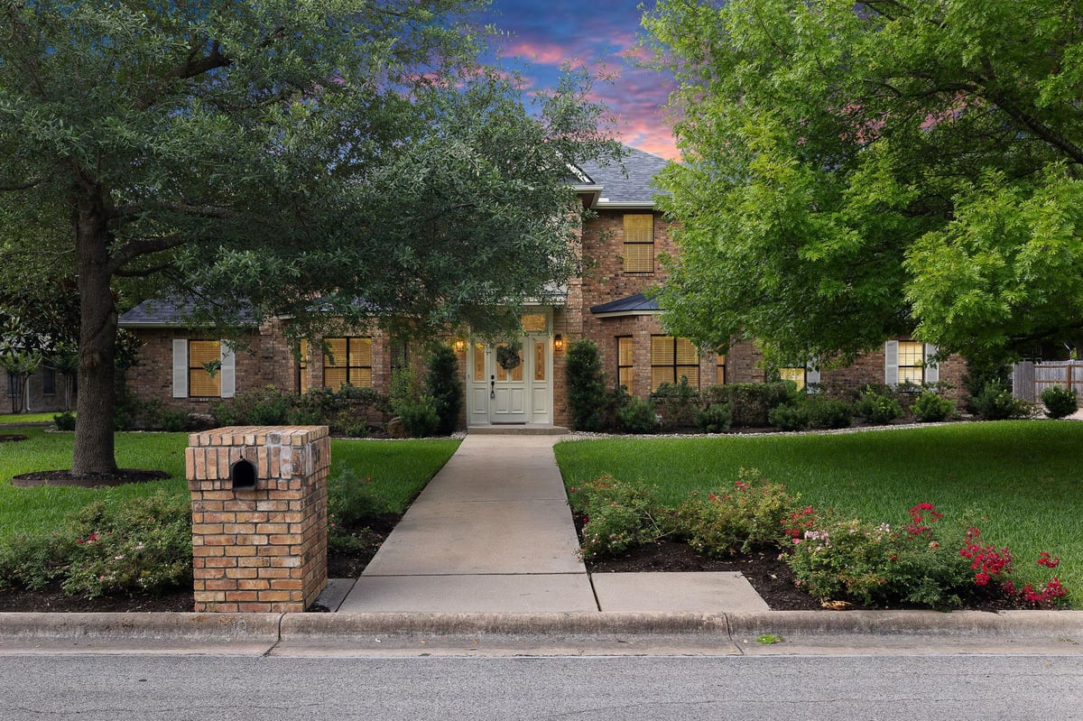 View 10 Oak VW in Oak Bluff Estates 10 Oak VW - front exterior - Luxury home in Oak Bluff Estates, Round Rock, TX