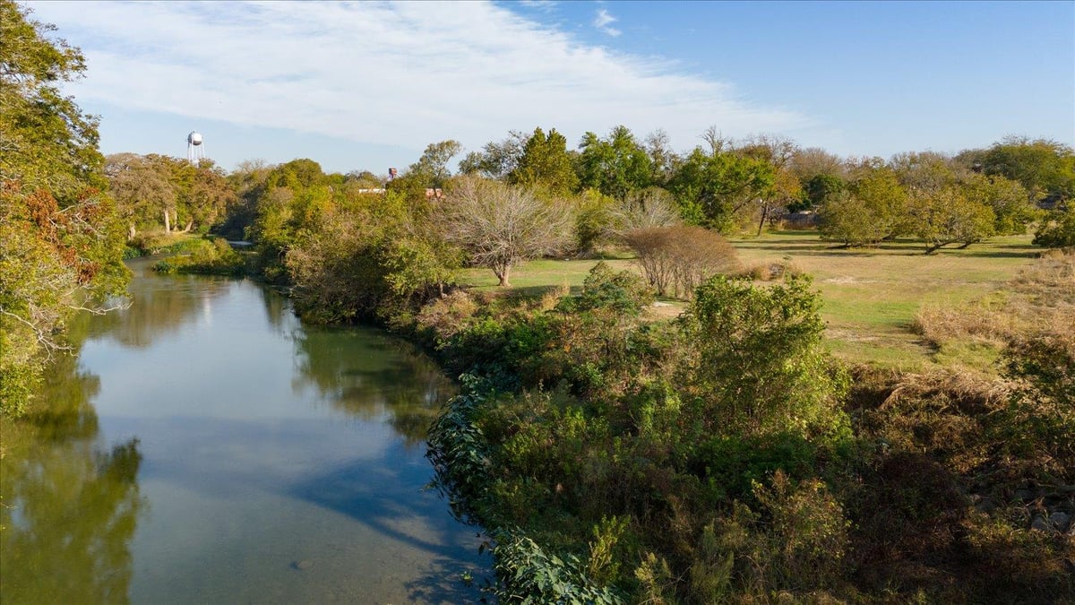 View 100 Arlene Ln in NA 100 Arlene Ln - property photo 1 - Luxury lot in NA, Martindale, TX