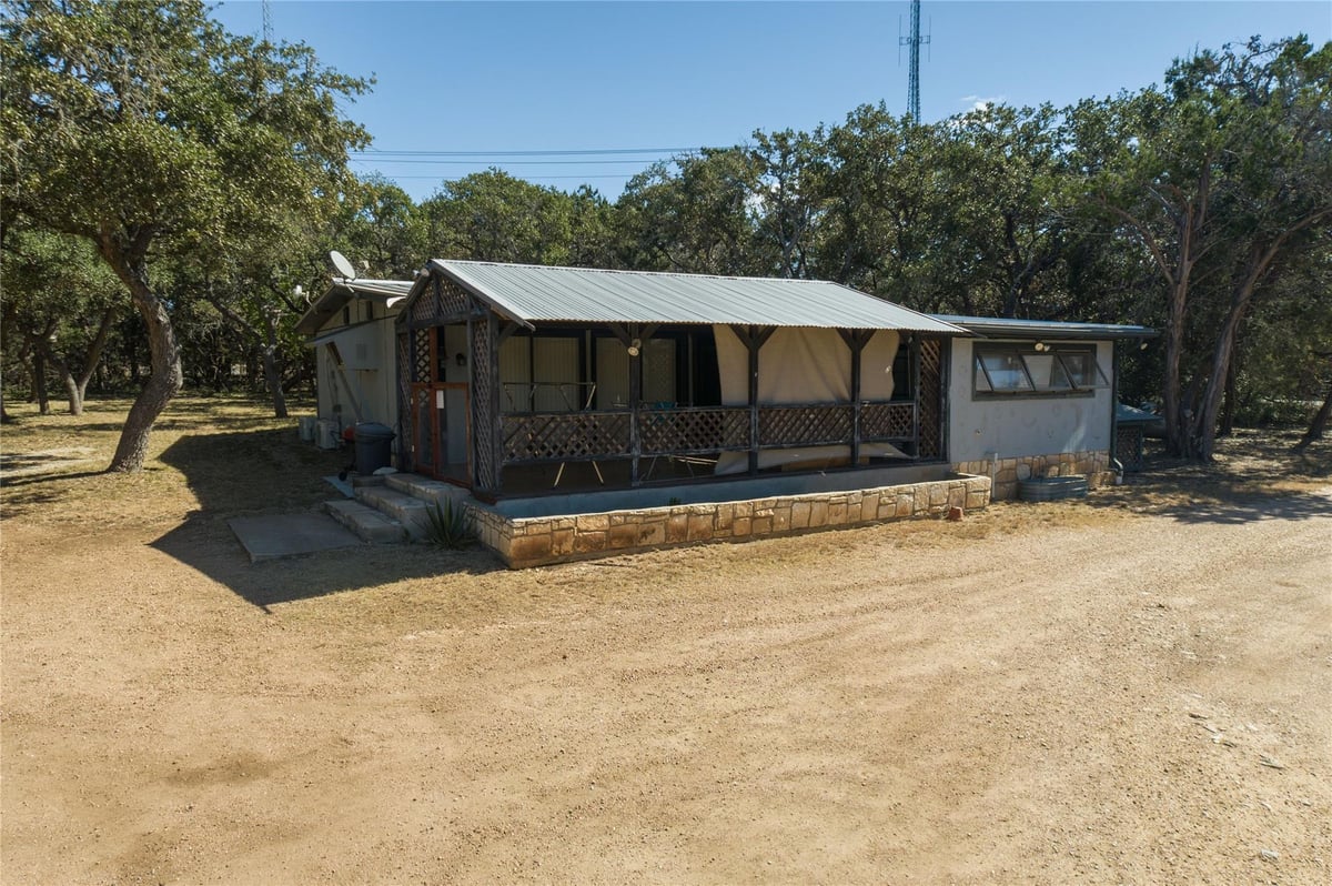 Living area at 100 Burnett Ranch Rd - 3 bed 3 bath home