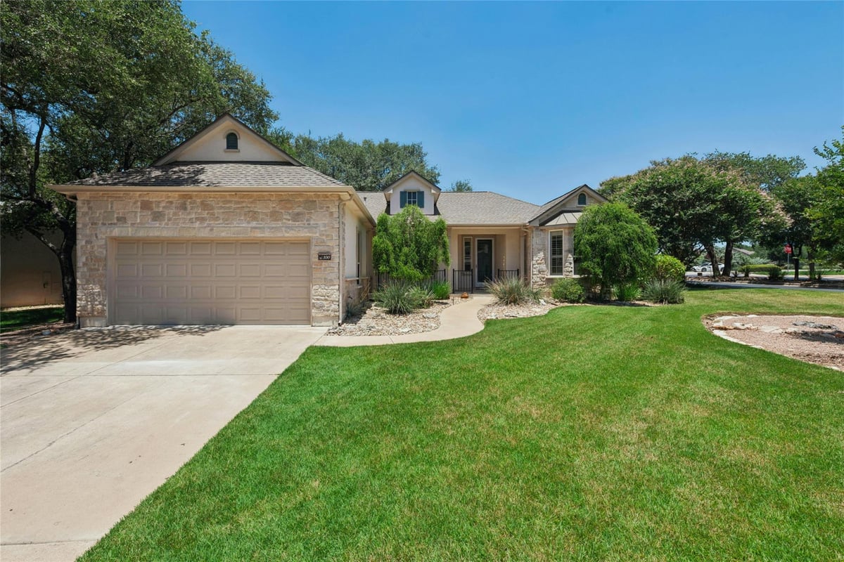 100 Camp DR - front exterior - Luxury home in Sun City Georgetown Neighborhood 11 Ph 02-A, Georgetown, TX