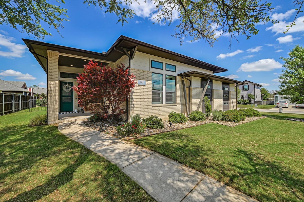 View 100 Dax Dr in Rosemont 100 Dax Dr - front exterior - Luxury home in Rosemont, Liberty Hill, TX
