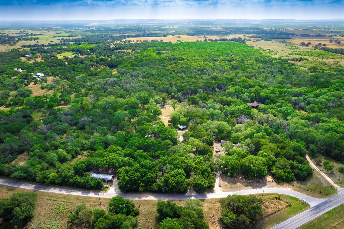 View 12135 Fm 1322 in N/A 12135 Fm 1322 - property photo 1 - Luxury home in N/A, Luling, TX