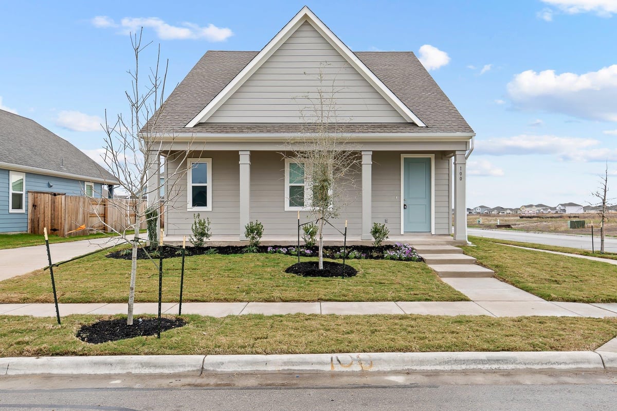 View 100 Elm Branch Trl in Castlewood 100 Elm Branch Trl - property photo 1 - Luxury home in Castlewood, Taylor, TX