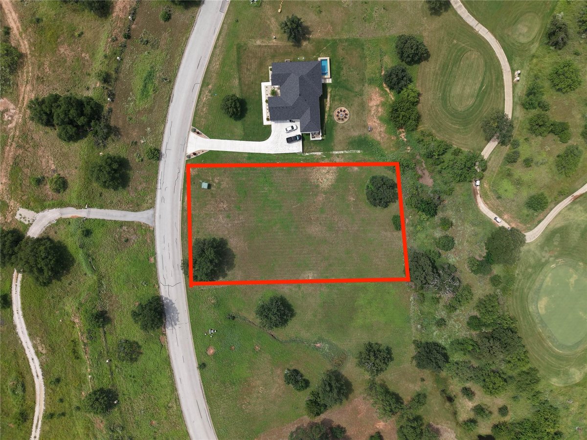 View 100 Legends Pkwy Unit #5020 in The Legends 100 Legends Pkwy Unit #5020 - front exterior - Luxury lot in The Legends, Kingsland, TX