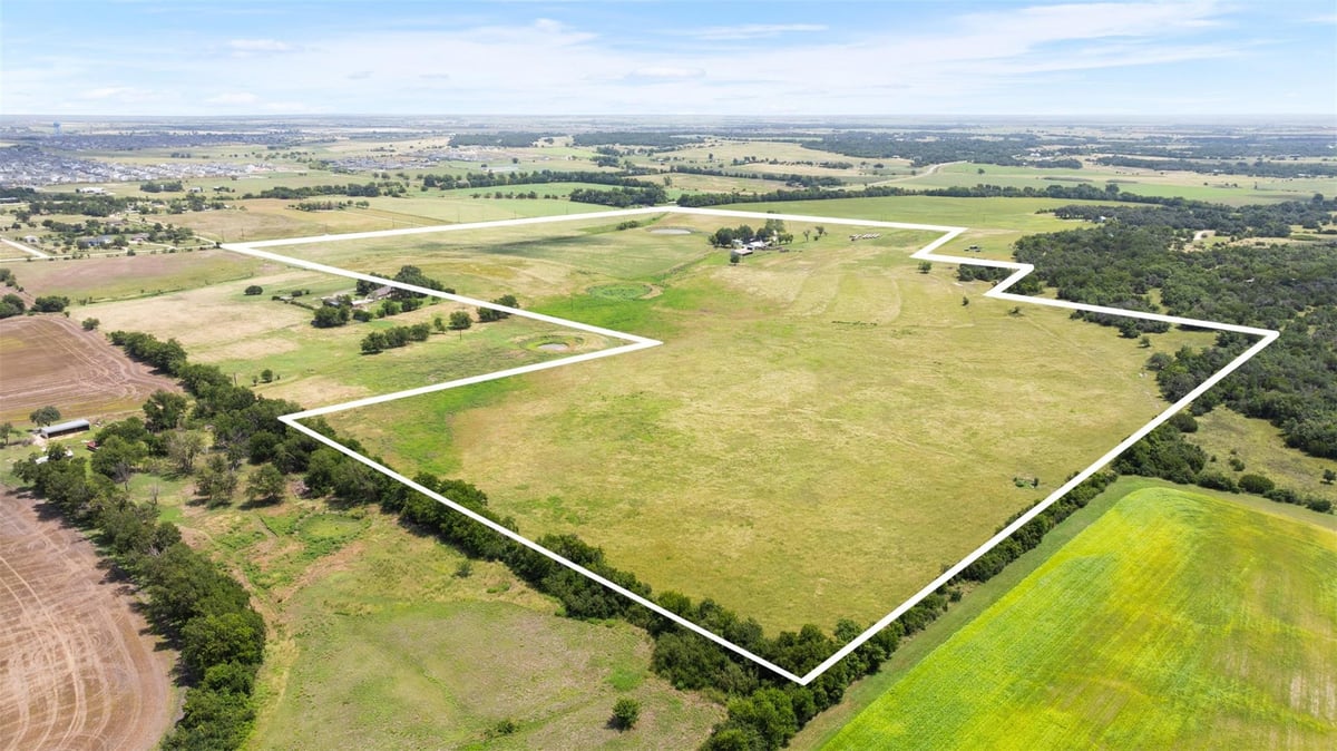 View 100 Rundberg DR in None 100 Rundberg DR - front exterior - Luxury home in None, Jarrell, TX