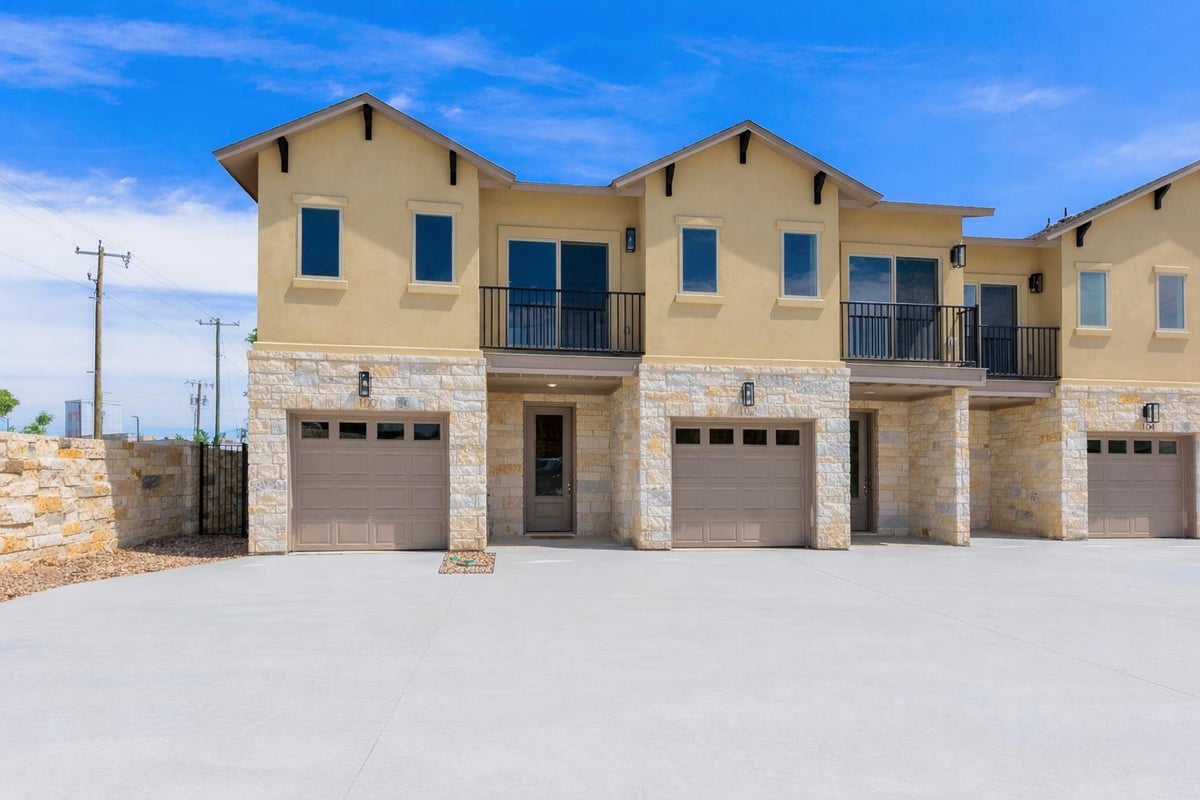 View 100 Tesla CIR in SOLARA AT HIGHLAND HORIZION TOWNHOMES 100 Tesla CIR - property photo 1 - Luxury home in SOLARA AT HIGHLAND HORIZION TOWNHOMES, Round Rock, TX