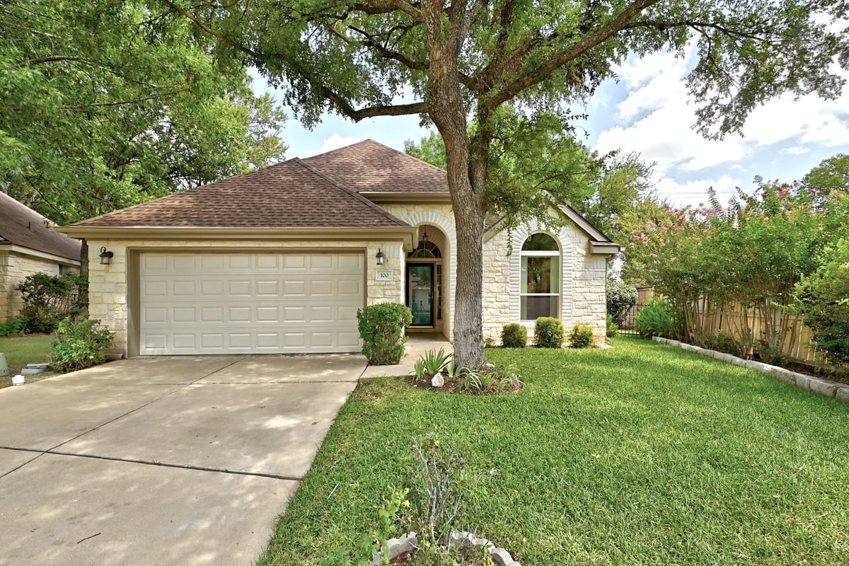 View 100 Village DR in Village River Bend 100 Village DR - property photo 1 - Luxury home in Village River Bend, Georgetown, TX