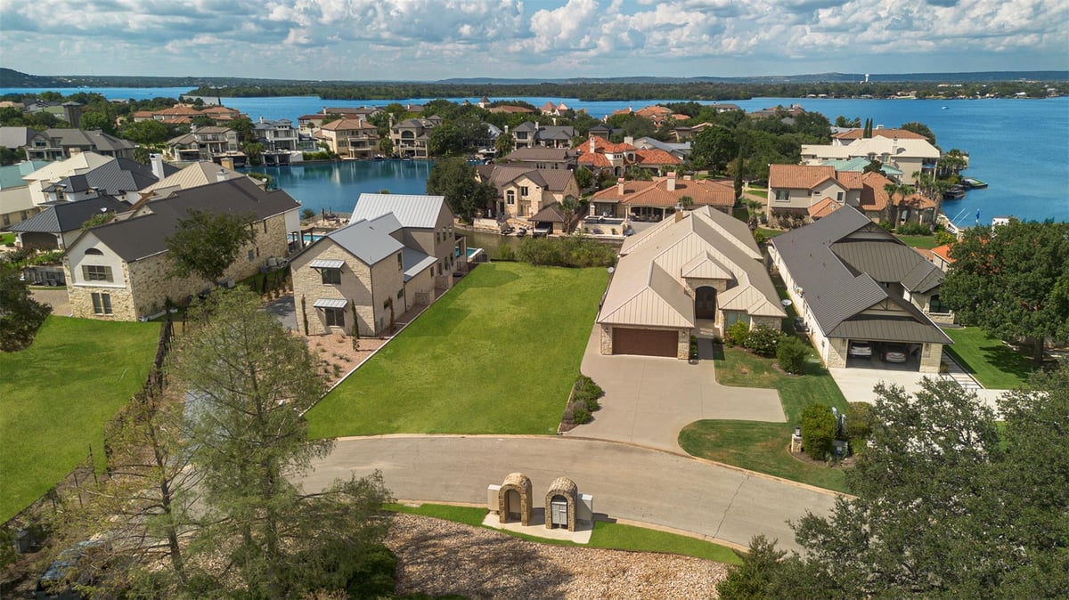 100 Wennmohs Pl - front exterior - Luxury lot in Horseshoe Bay West, Horseshoe Bay, TX