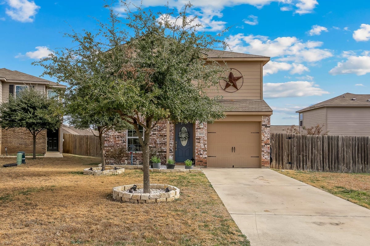 View 100 Wincliff Cv Unit #13D in Sonterra Ii Condos Ph Ii 100 Wincliff Cv Unit #13D - front exterior - Luxury home in Sonterra Ii Condos Ph Ii, Jarrell, TX