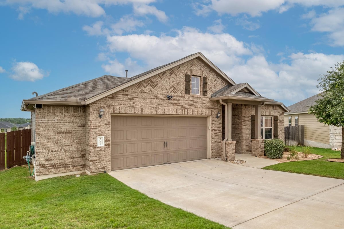View 1000 Bright Star Cv in MORNINGSTAR 1000 Bright Star Cv - front exterior - Luxury home in MORNINGSTAR, Georgetown, TX