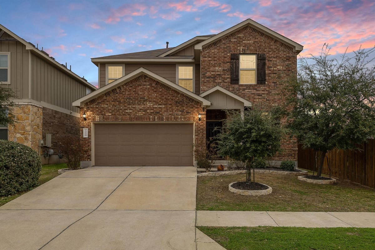1000 McCormick Cv - front exterior - Luxury home in Hutto Xing Ph 4 Sec 5, Hutto, TX
