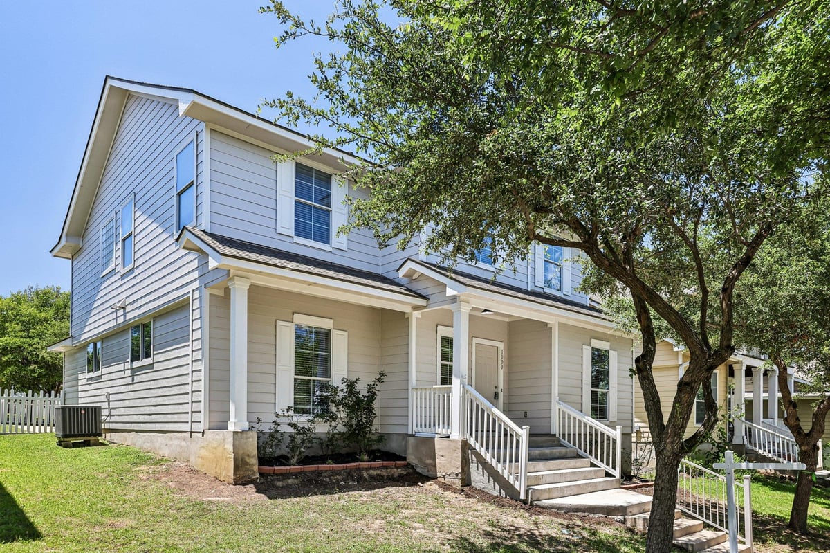 View 1000 Monadale TRL in Turtle Creek Village Ph 01 Sec A 1000 Monadale TRL - front exterior - Luxury home in Turtle Creek Village Ph 01 Sec A, Round Rock, TX