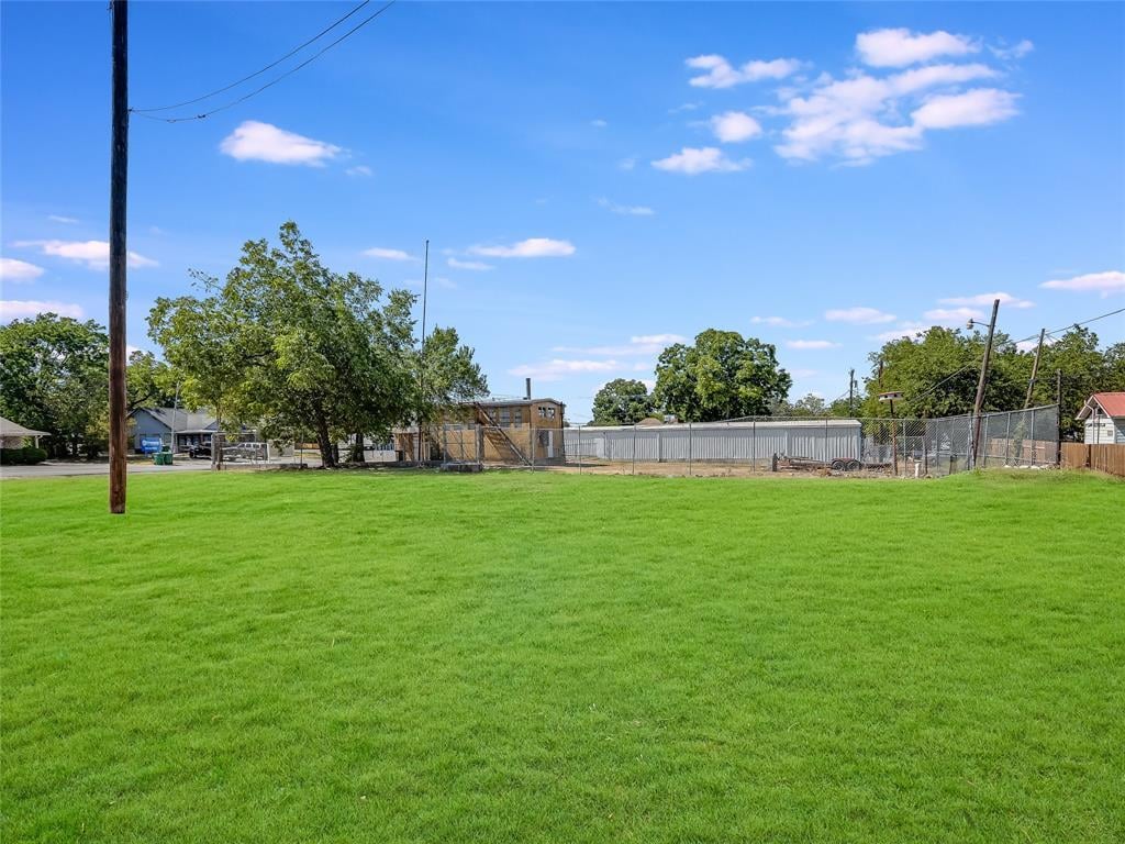 View 1000 N Main ST in Vance 1000 N Main ST - property photo 1 - Luxury lot in Vance, Taylor, TX