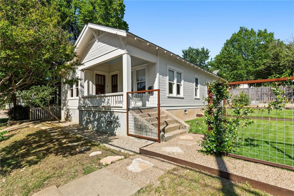 View 1001 Blanco St in MLS Area 1B 1001 Blanco St - property photo 1 - Luxury home in MLS Area 1B, Austin, TX