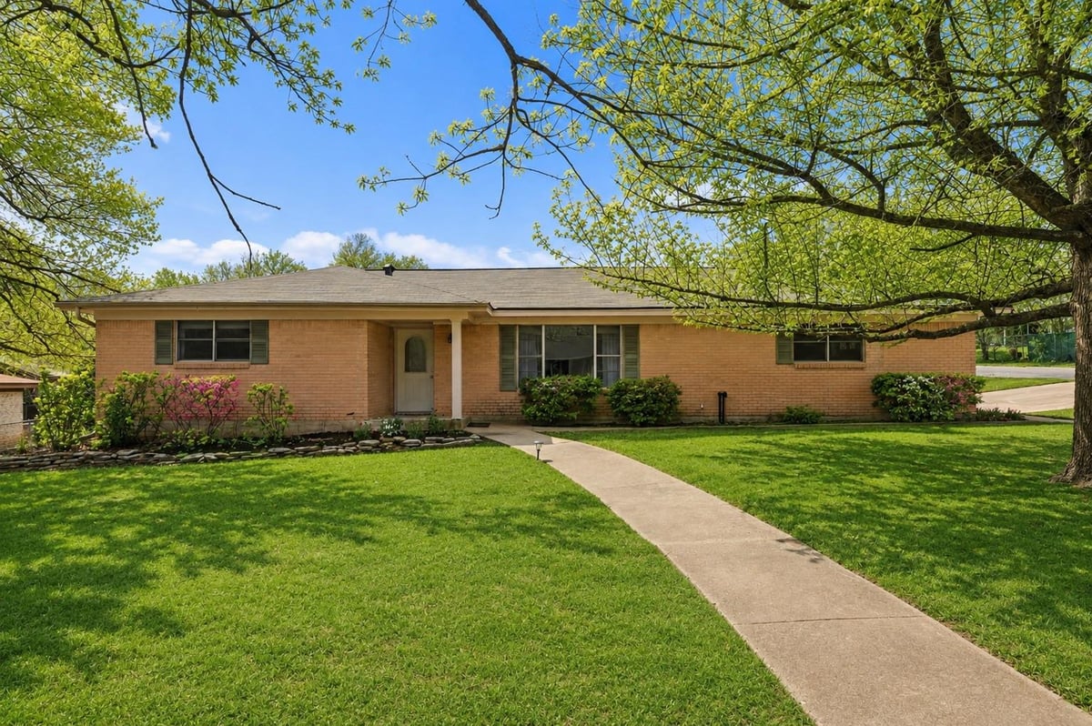 View 1001 E Applegate Dr in North Acres 1001 E Applegate Dr - front exterior - Luxury home in North Acres, Austin, TX