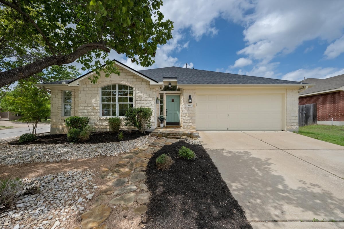 View 1001 Mapleridge Cir in Ridgewood North 1001 Mapleridge Cir - front exterior - Luxury home in Ridgewood North, Leander, TX